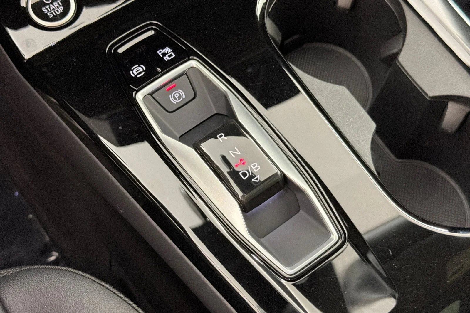 Used 2025 Glacier White Metallic Audi Premium quattro image 20