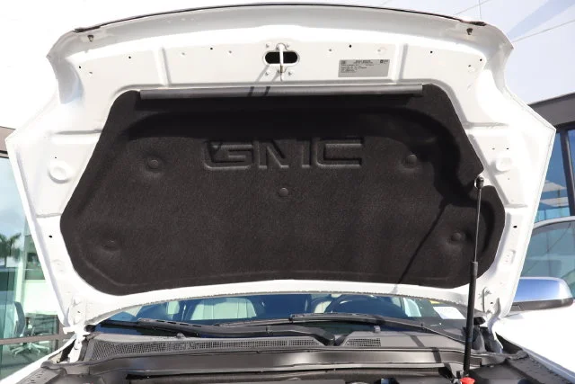 Used 2016 Summit White GMC Denali image 21