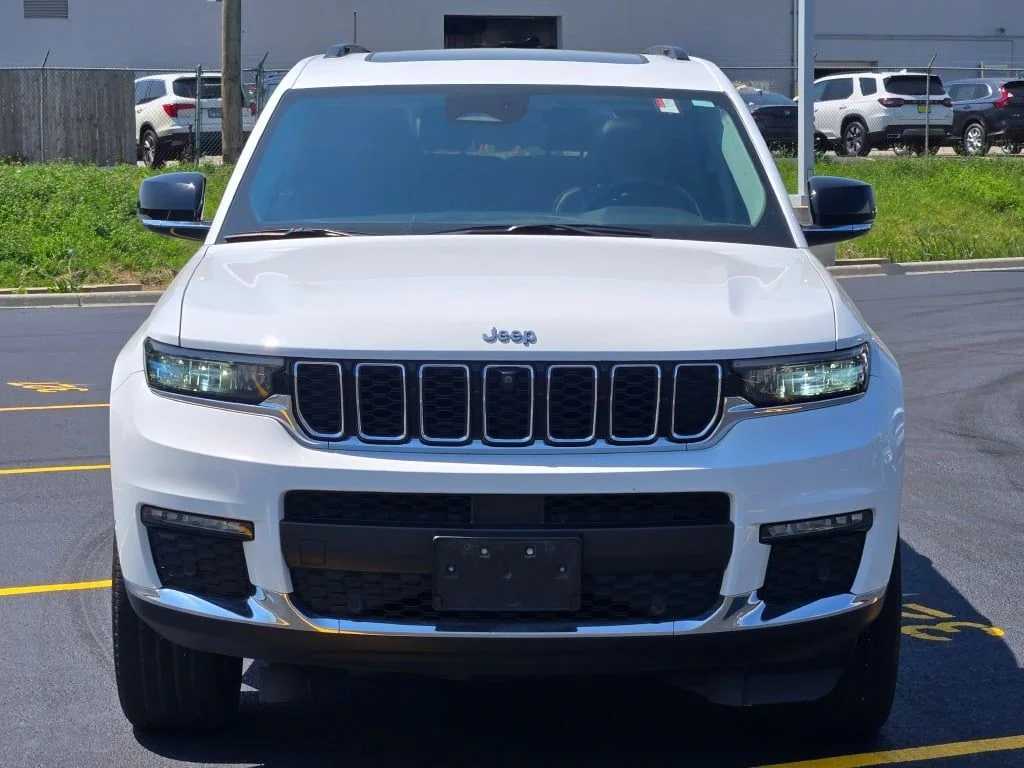 Used 2021 White Jeep Limited image 3