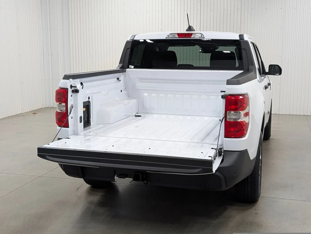 New 2026 Oxford White Ford XLT image 19