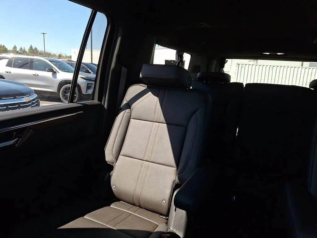 New 2026 Polar White Tricoat Chevrolet High Country image 13