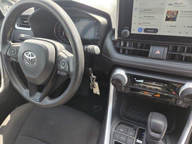 Used 2025 Ice Cap Toyota LE image 34