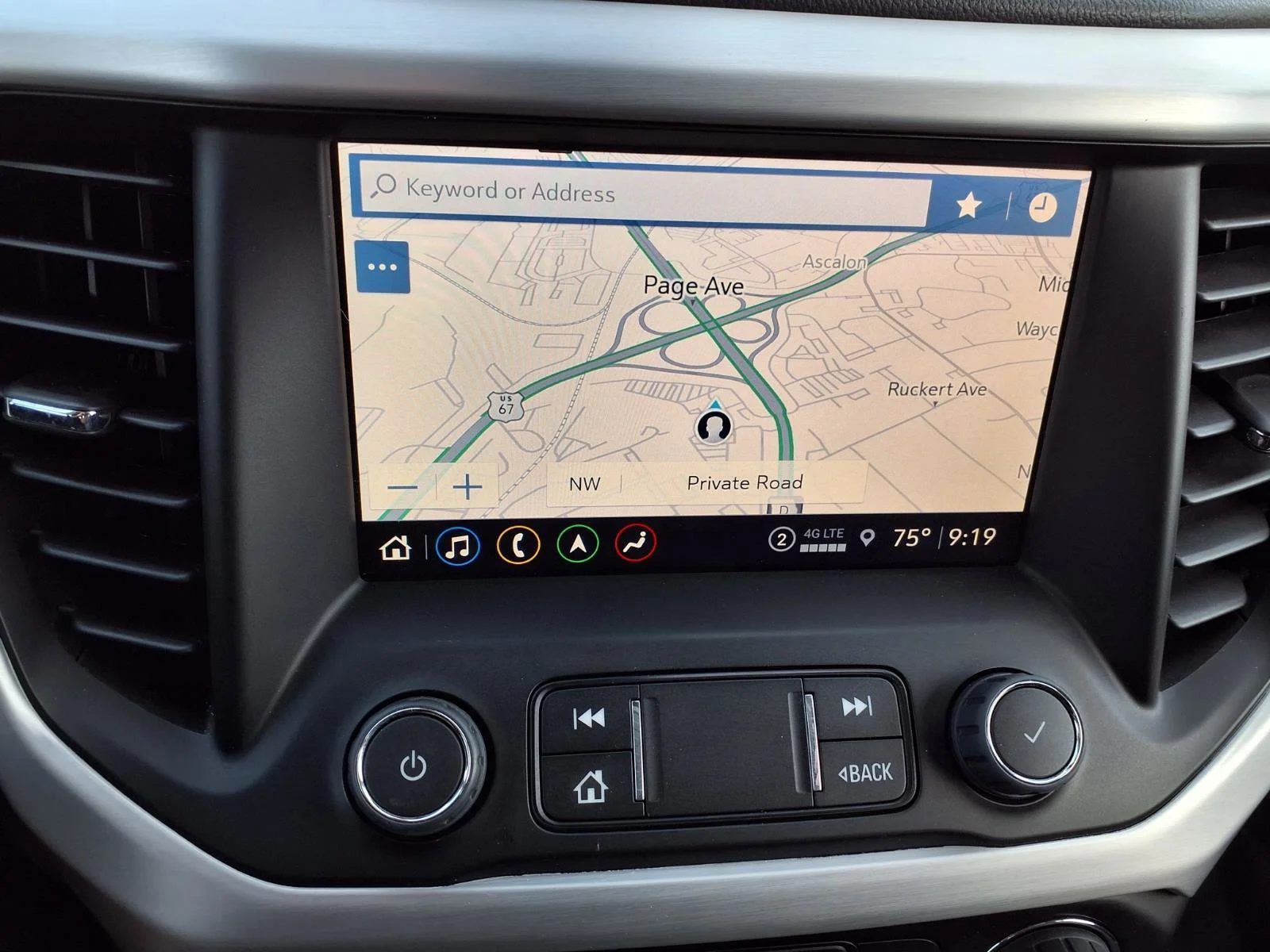 2023 GMC Acadia SLT - Photo 7