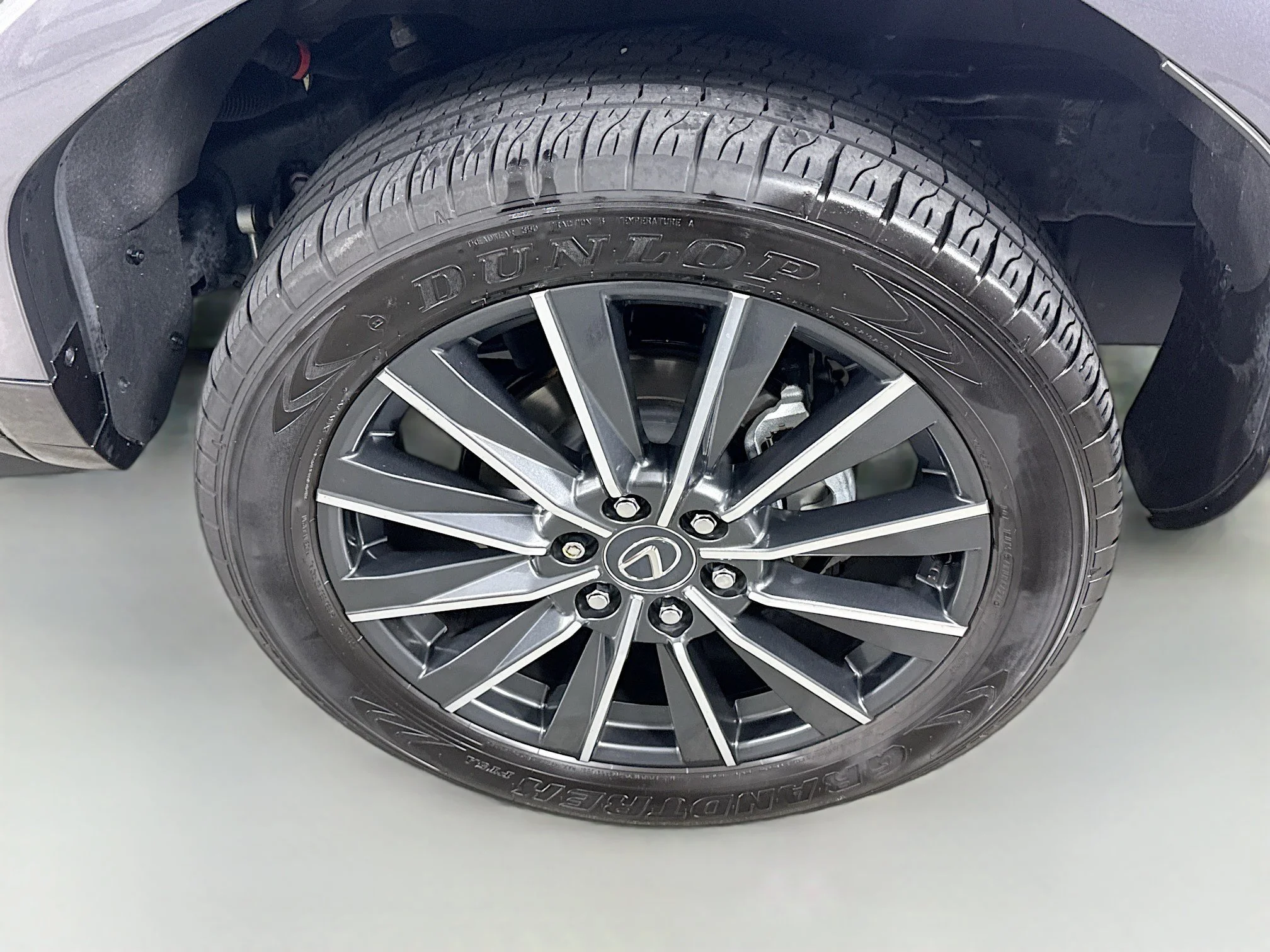 Used 2024 NEBULA GRAY PEARL Lexus 550 Luxury+ image 30