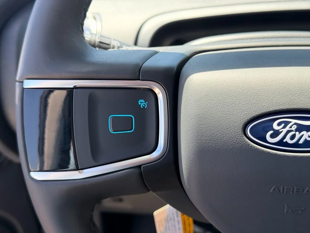 New 2027 Star White Metallic Tri-Coat Ford Active image 16