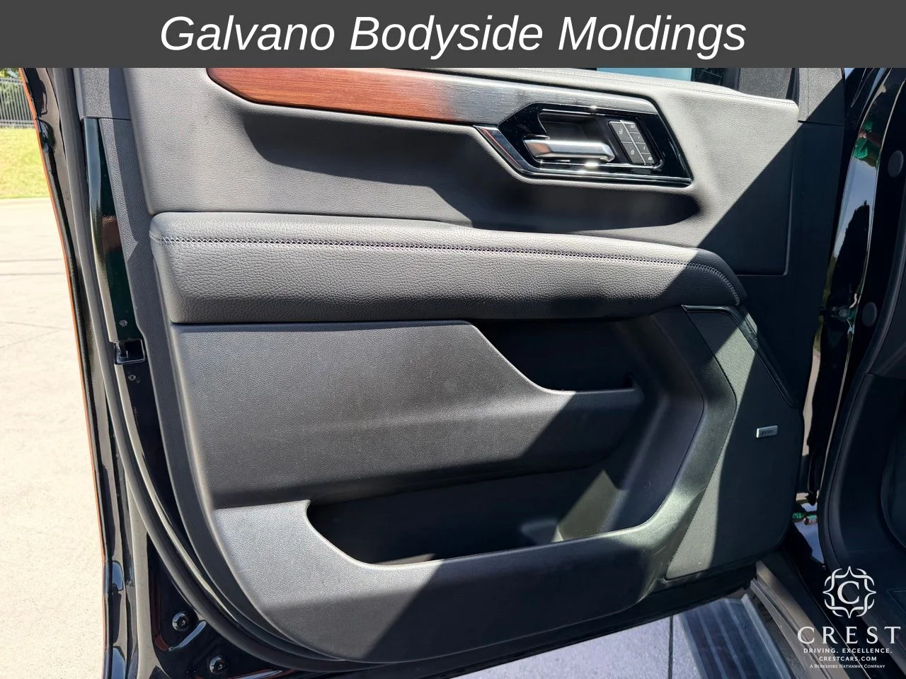 Used 2025 Onyx Black GMC Denali image 10