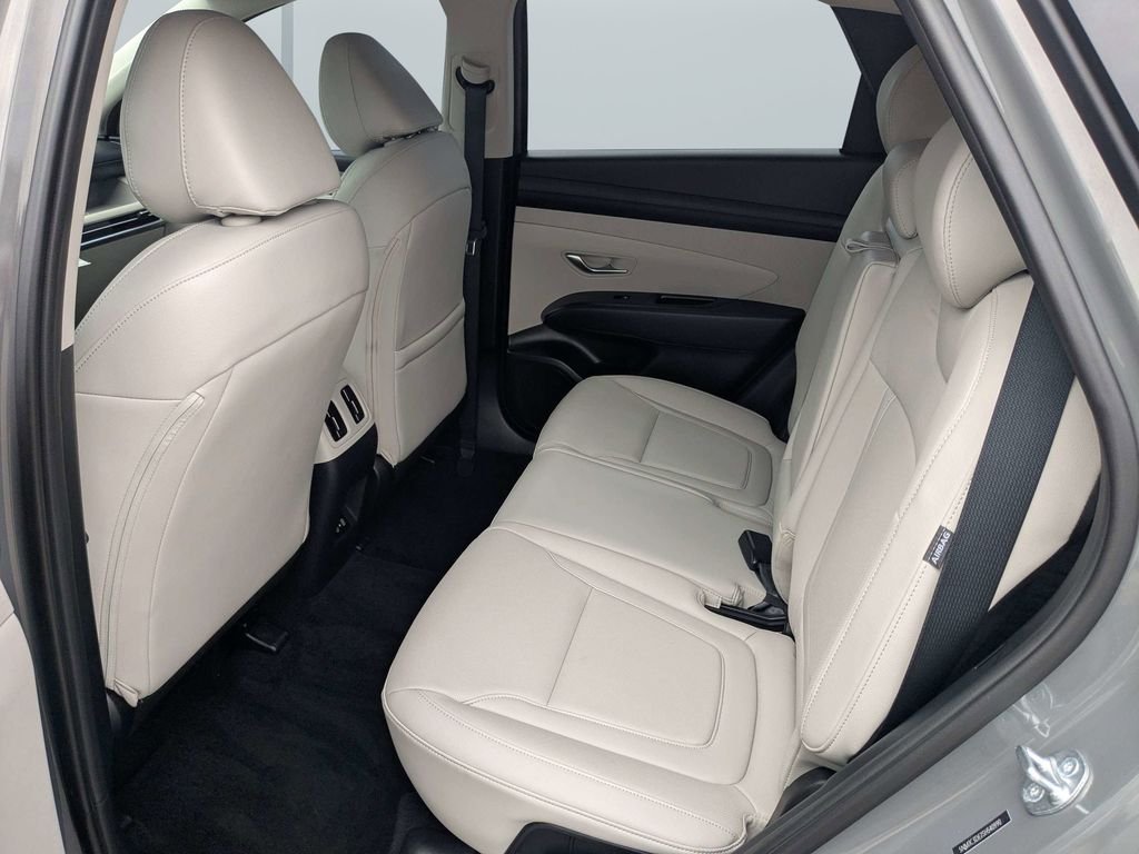 Used 2025 Gray Hyundai SEL Convenience image 14
