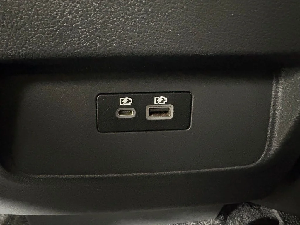 Used 2022 Gray Nissan SV image 35
