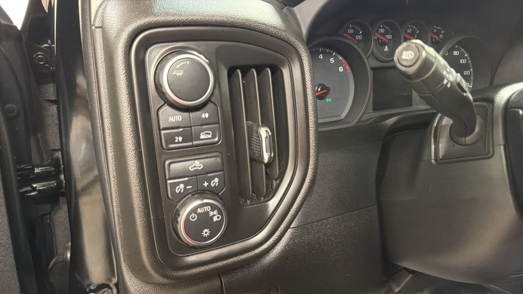 Used 2022 Black Chevrolet Custom image 18