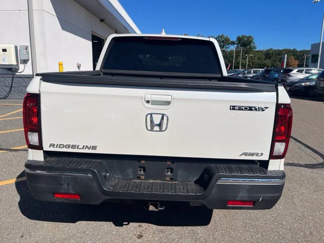 Used 2017 White Diamond Pearl Honda RTL-T image 4