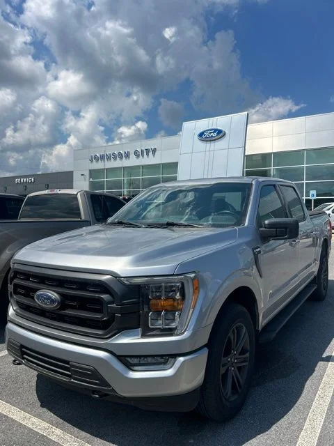 Used 2021 Silver Ford XLT image 2