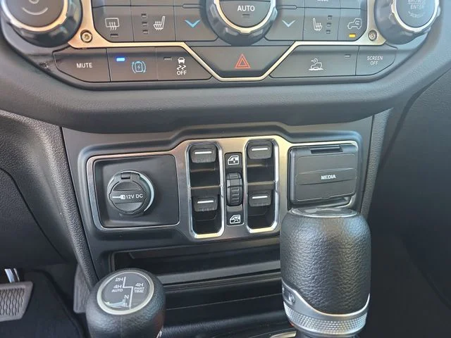 Used 2024 Gray Jeep Sahara 4xe image 27