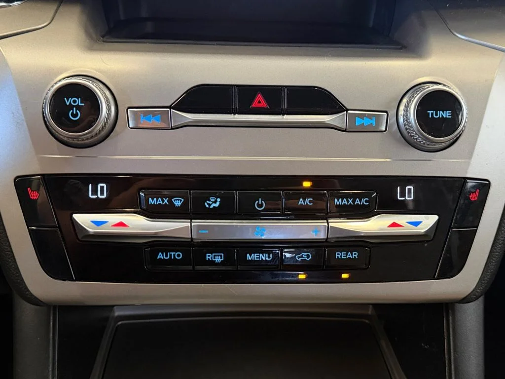 Used 2021 White Ford XLT image 23