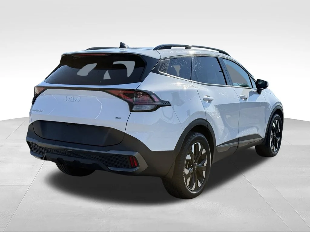 Used 2023 White Kia X-Line image 26