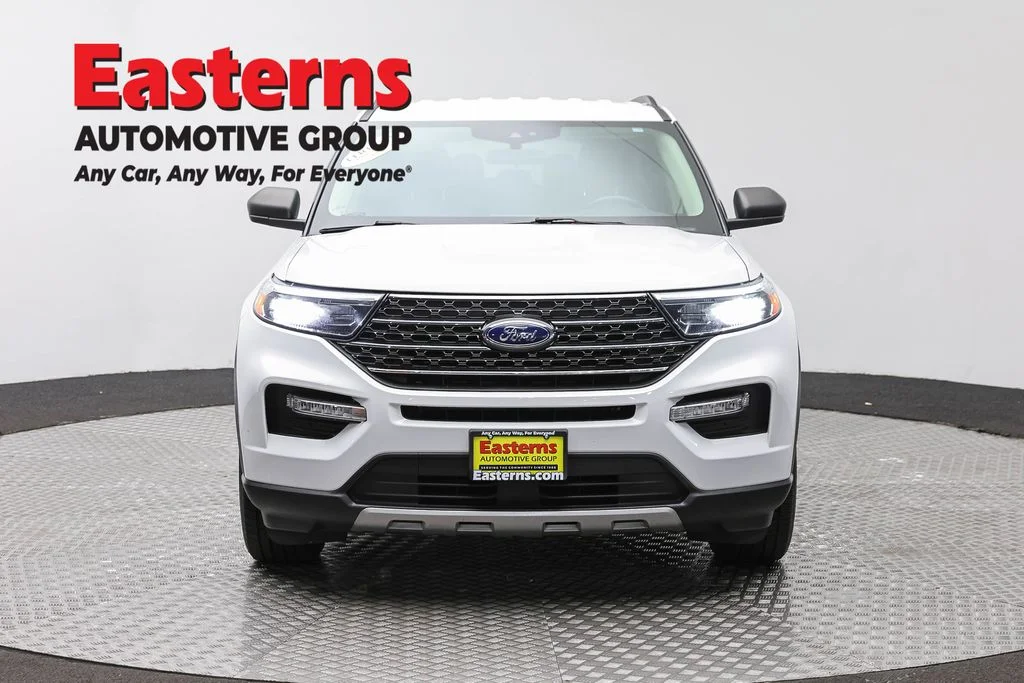 Used 2022 White Ford XLT image 2