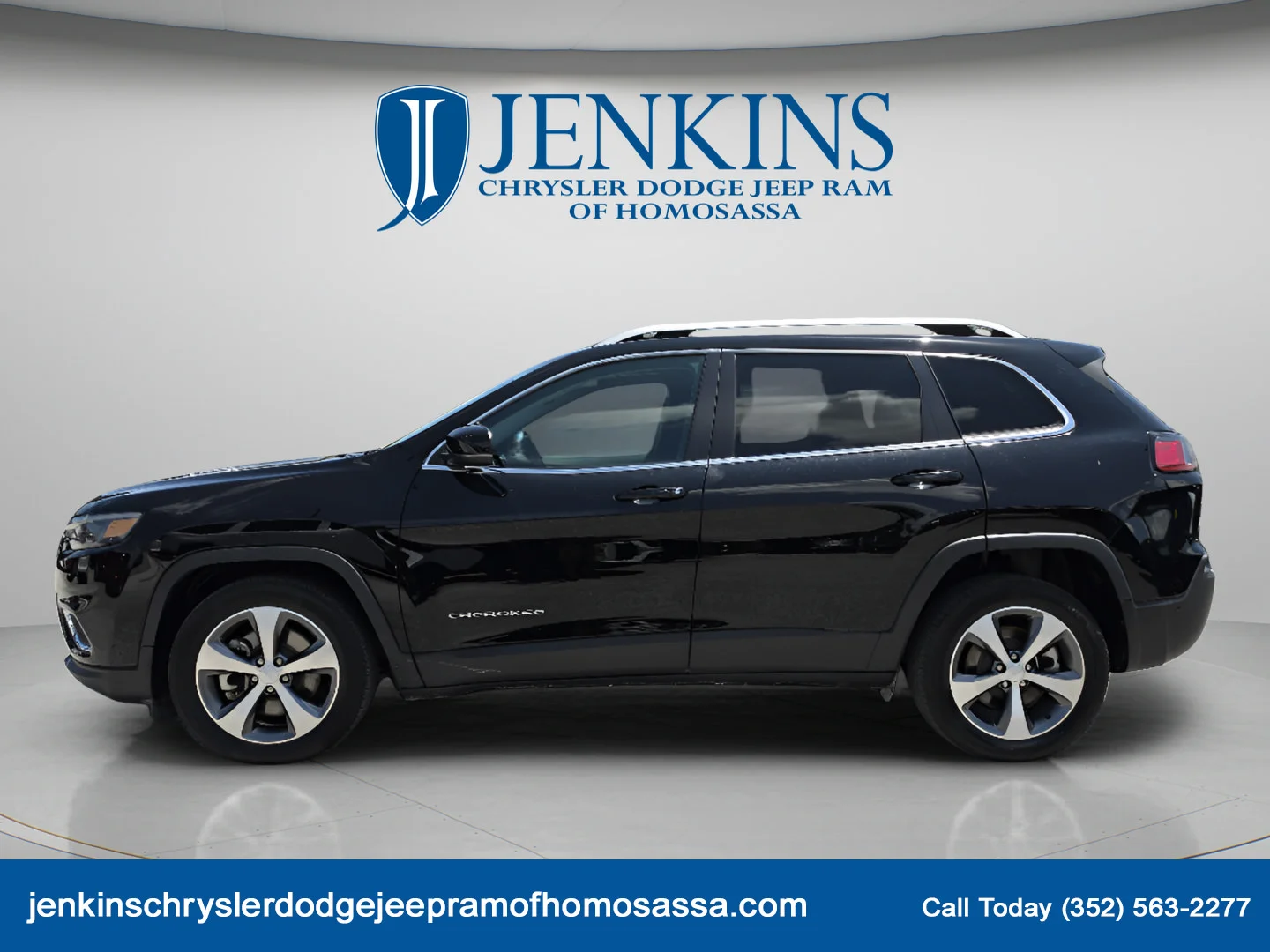 Used 2021 Diamond Black Crystal Pearlcoat Jeep Limited image 8