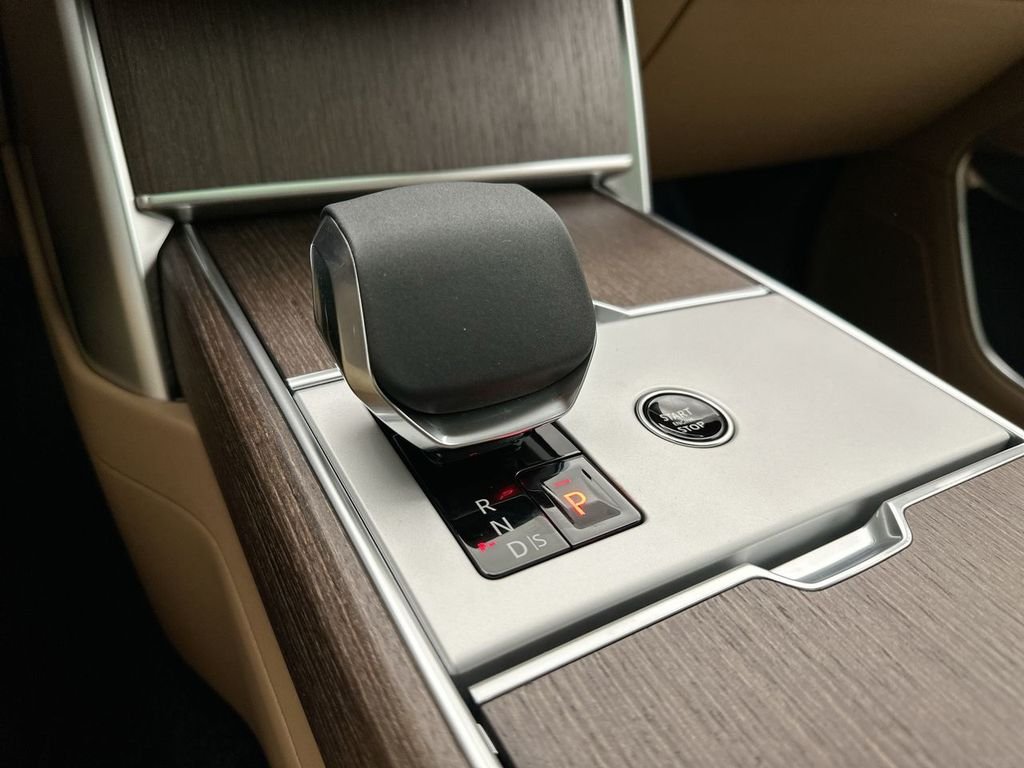New 2026 Varesine Blue Metallic Land Rover SE image 20