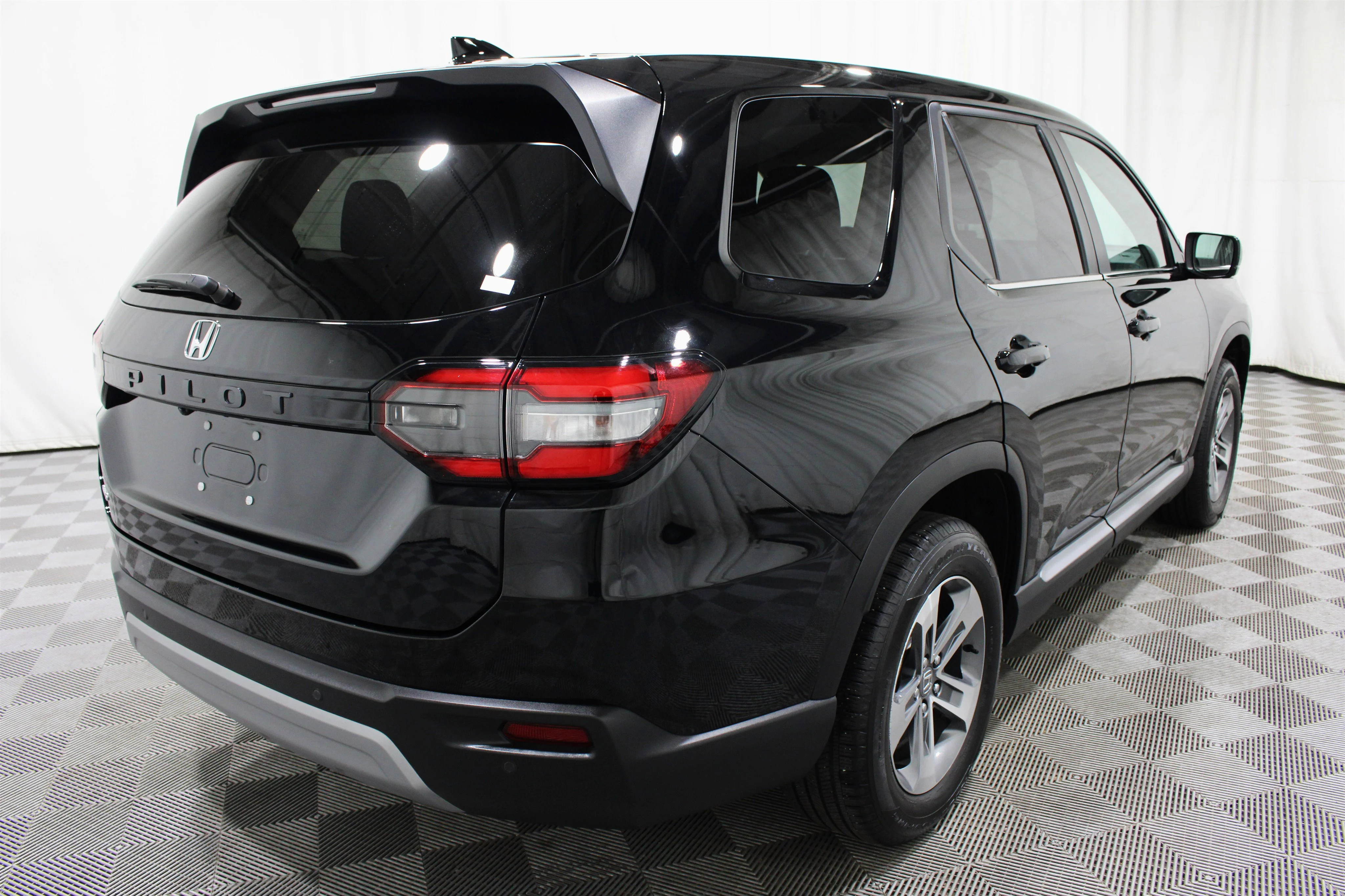2025 Honda Pilot EX-L - Photo 32