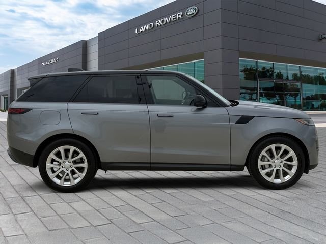 Used 2023  Land Rover SE image 6