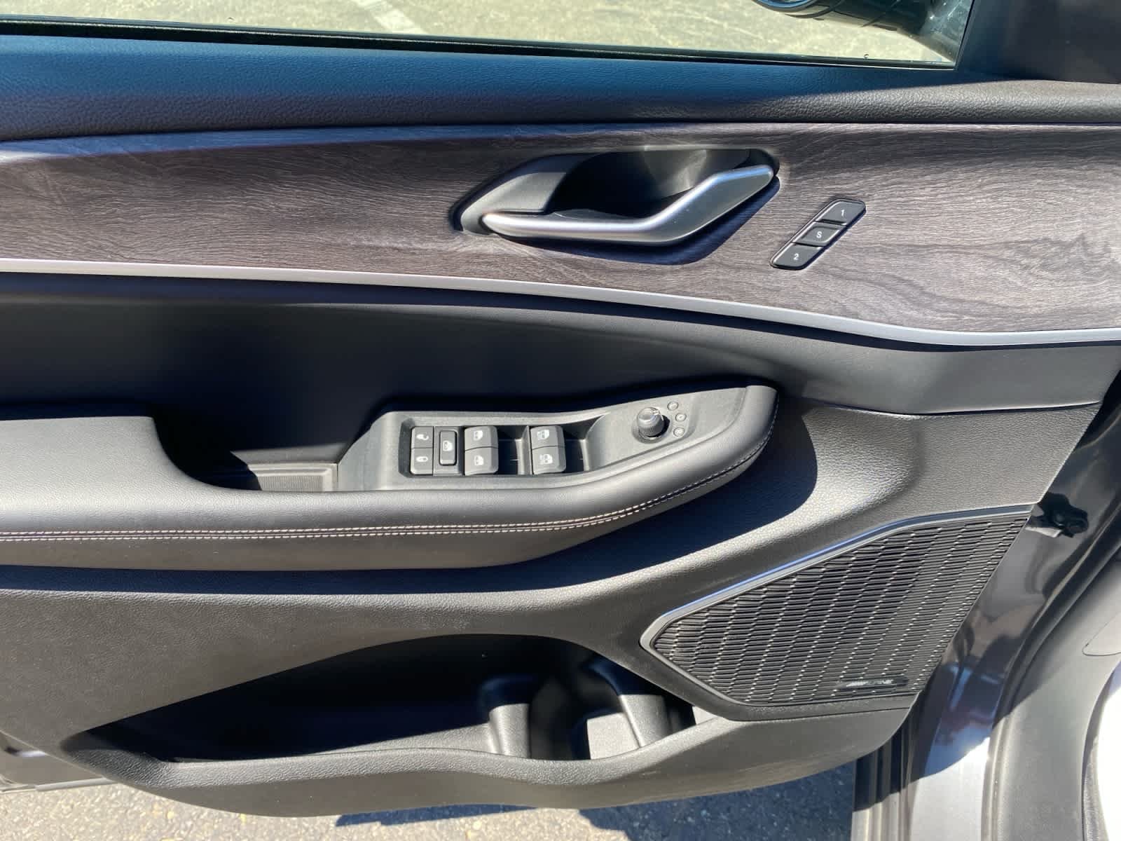 Used 2023 Baltic Gray Metallic Clearcoat Jeep  image 20