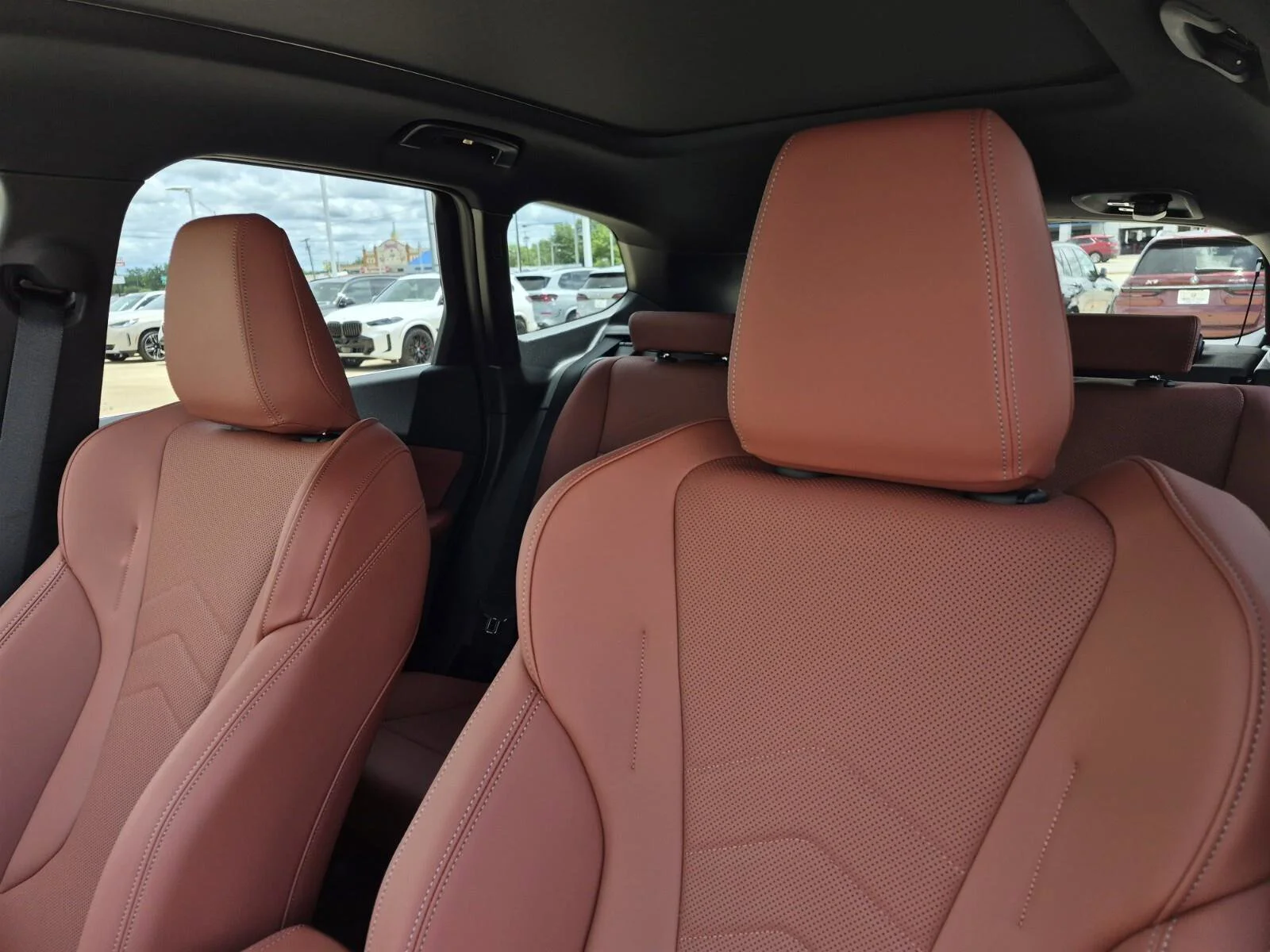 New 2026 Vegas Red Metallic BMW xDrive28i image 12