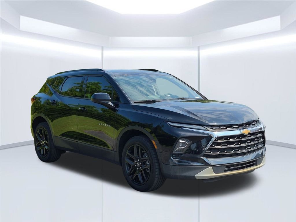 Used 2025 Black Chevrolet LT image 9