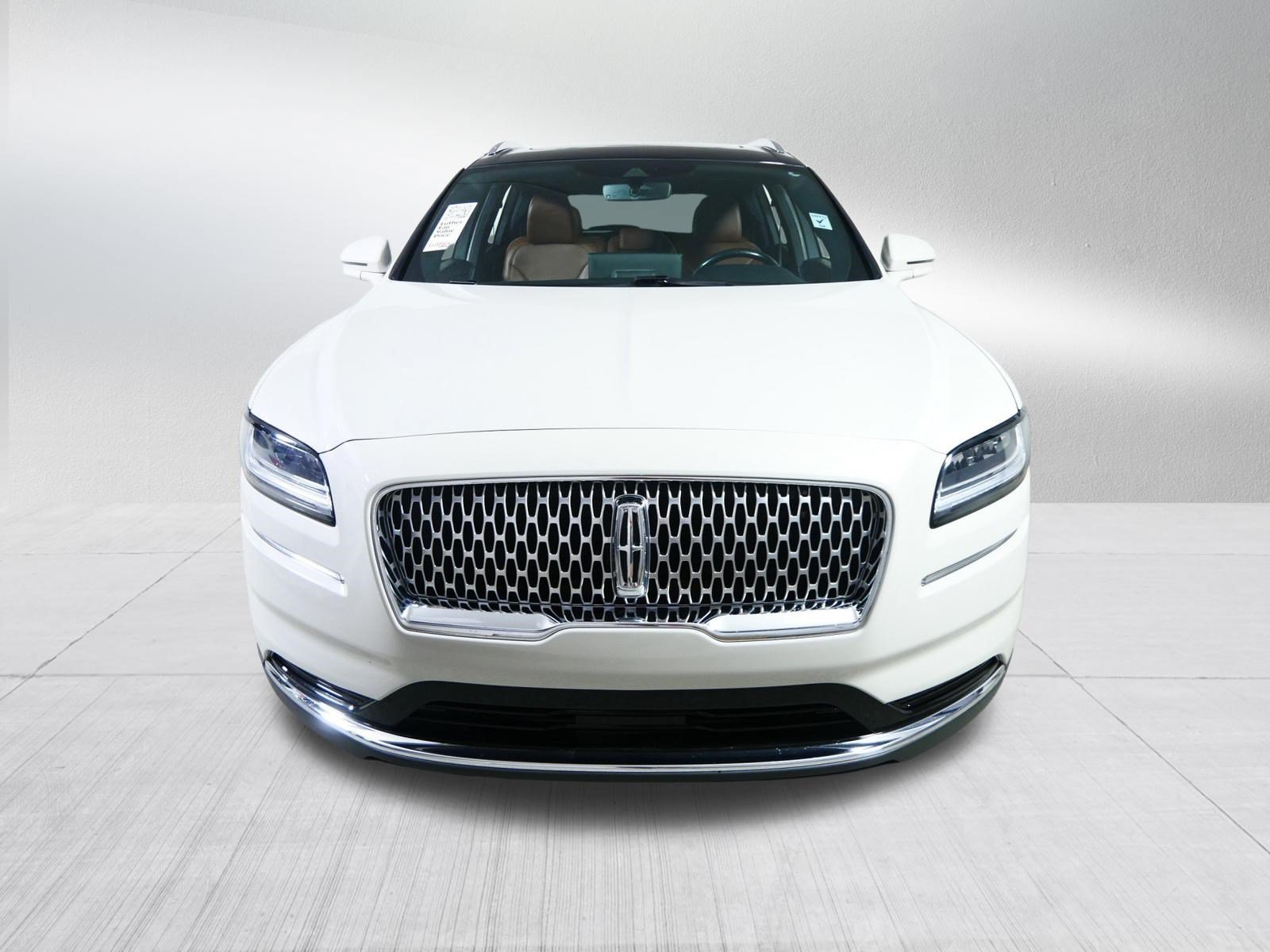 Used 2022 Ceramic Pearl Metallic Tinted Clearcoat Lincoln Reserve image 2