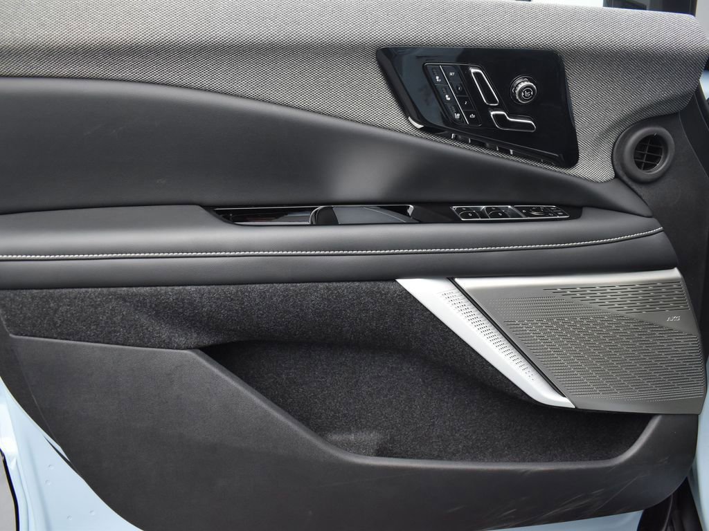 2026 CADILLAC OPTIQ - Image 8