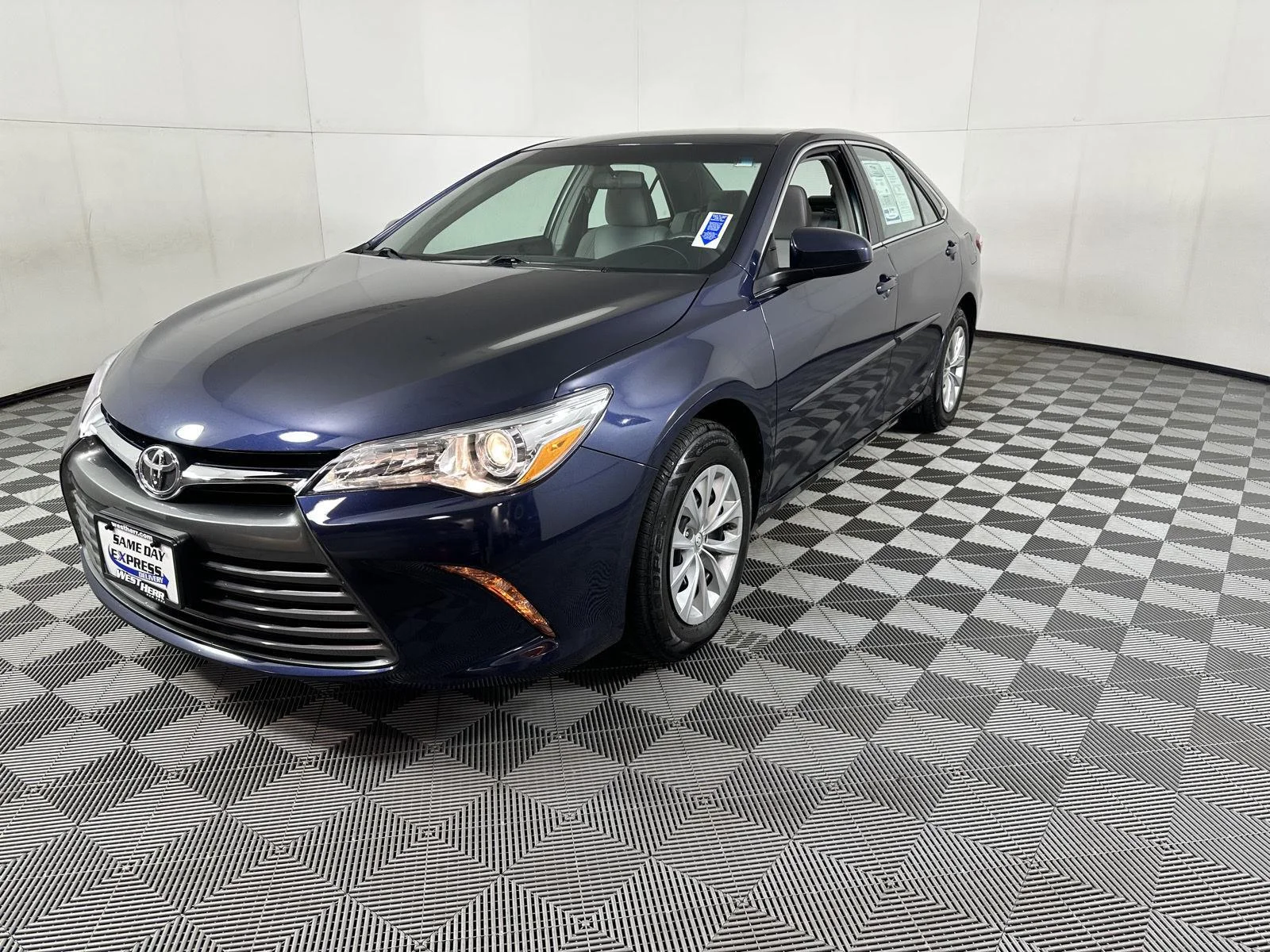 Used 2017 Parisian Night Pearl Toyota SE image 16