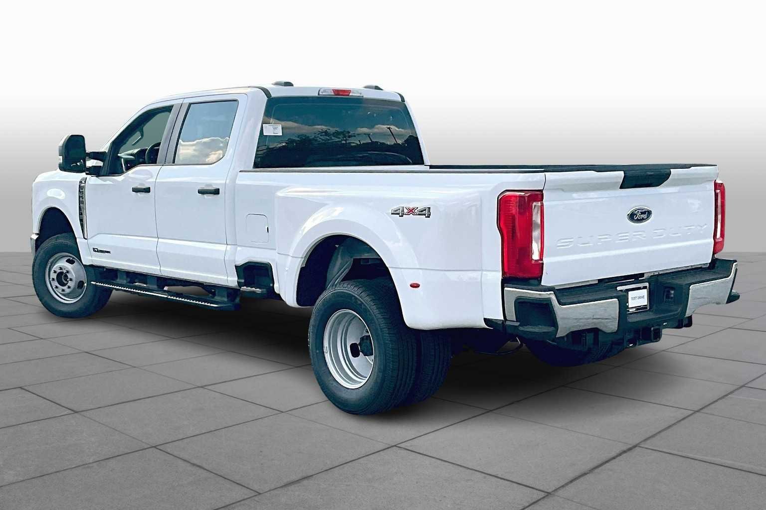 New 2026 Oxford White Ford XL image 11