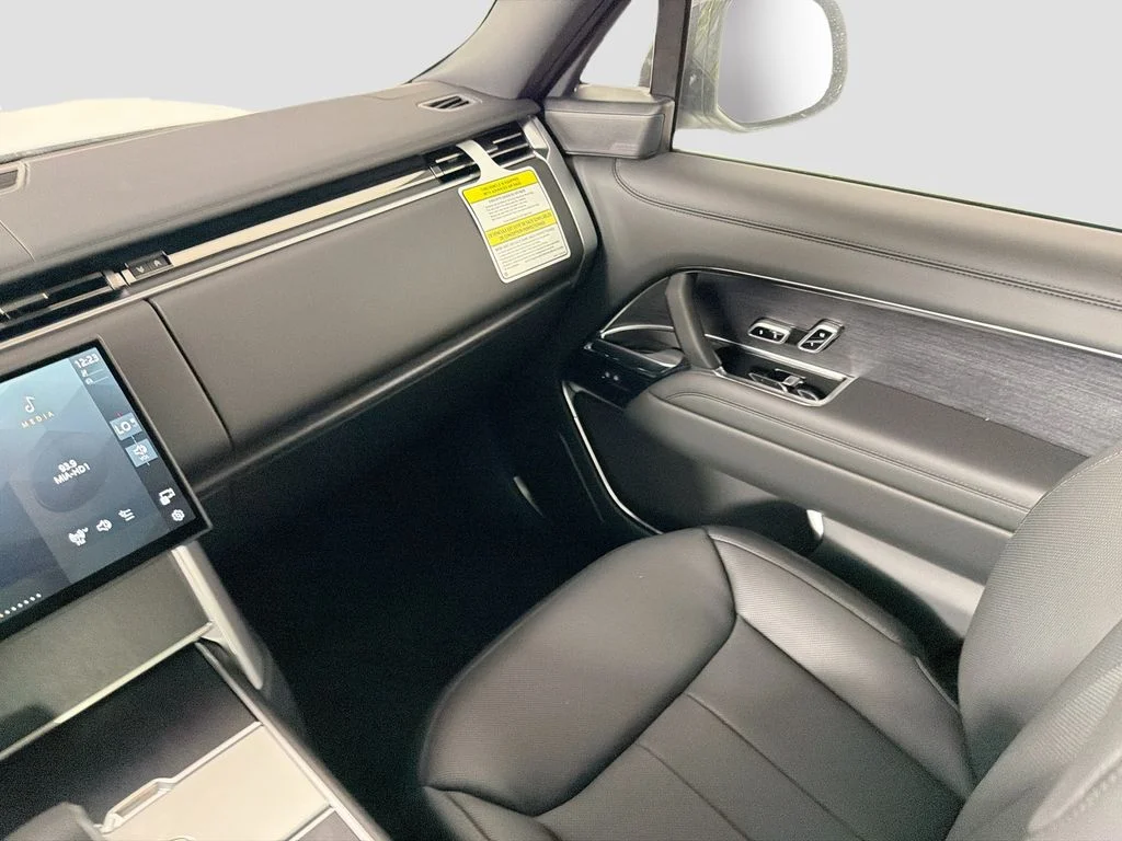 New 2026 Fuji White Land Rover SE 7 Seats image 24