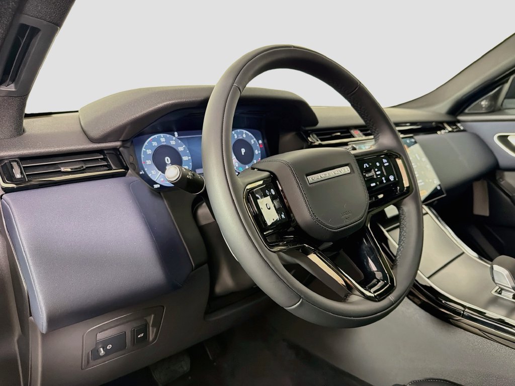 New 2026 Fuji White Land Rover S image 9