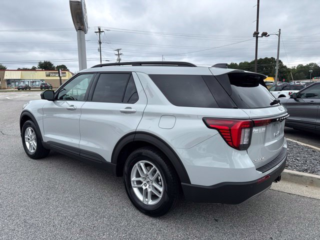 New 2027 Avalanche Gray Ford Active image 47