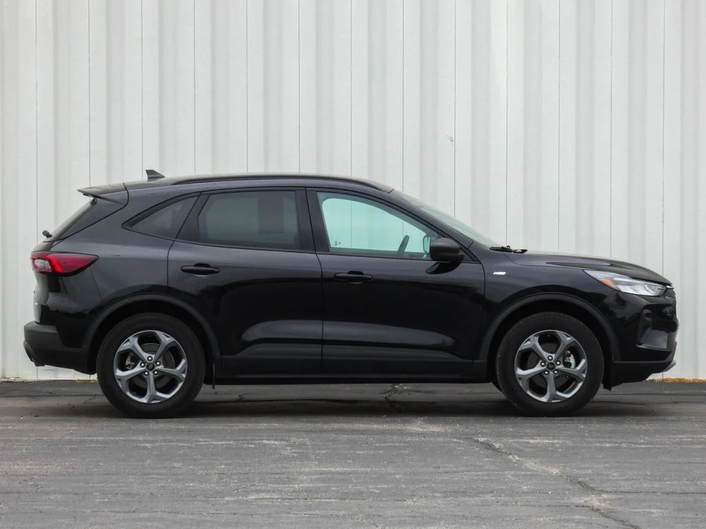 Used 2025 Ford Escape ST-Line with VIN 1FMCU9MN9SUA86606 for sale in Kansas City