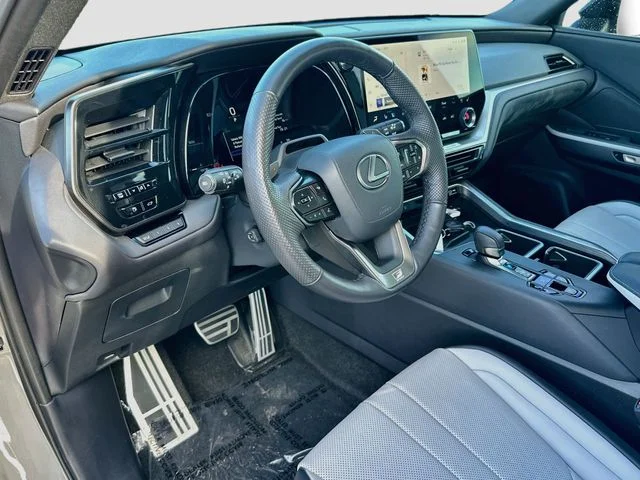Used 2025  Lexus 350 F SPORT Handling image 9