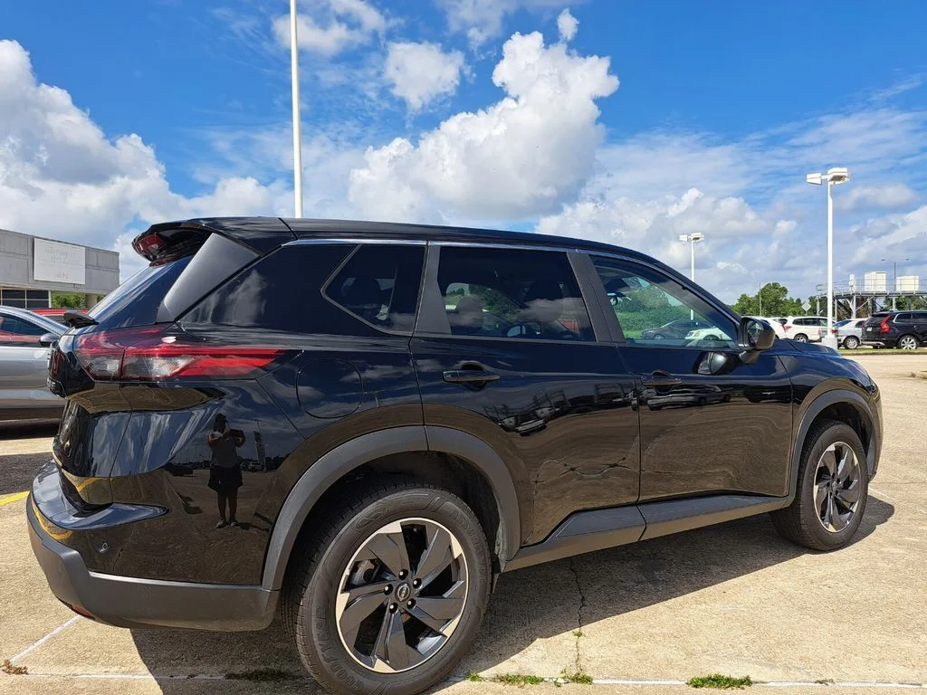 Used 2025 Black Nissan SV image 5