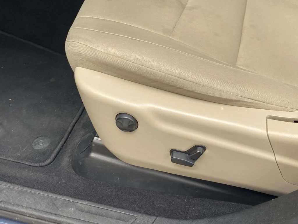 Used 2020 Blue Dodge SXT Plus image 21