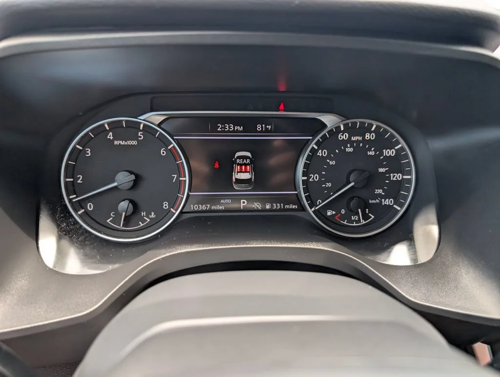 Used 2025 Grey Nissan S image 14