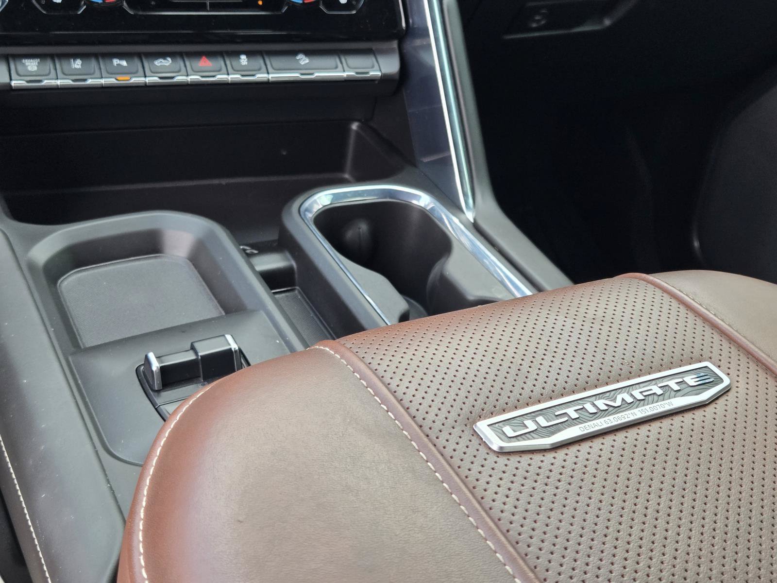 Used 2024 ONYX BLACK GMC Denali Ultimate image 30