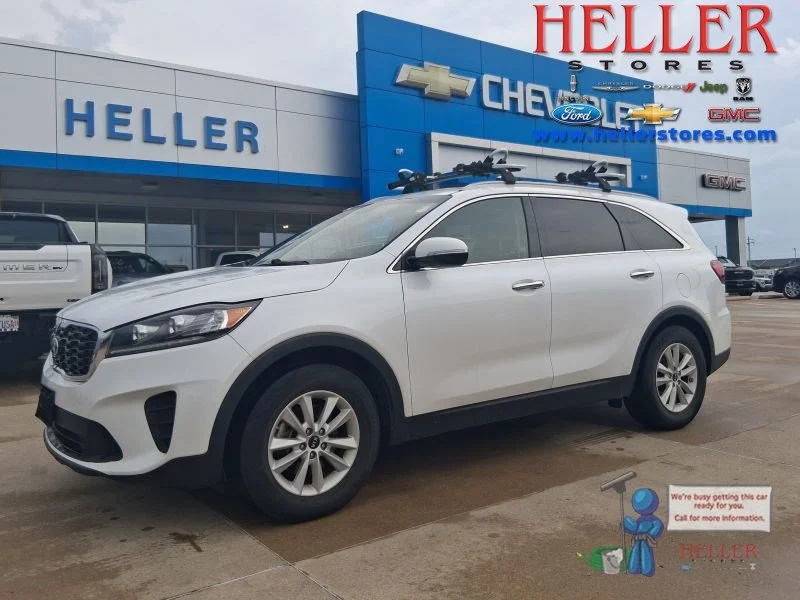 Used 2019 Snow White Pearl Kia LX image 1