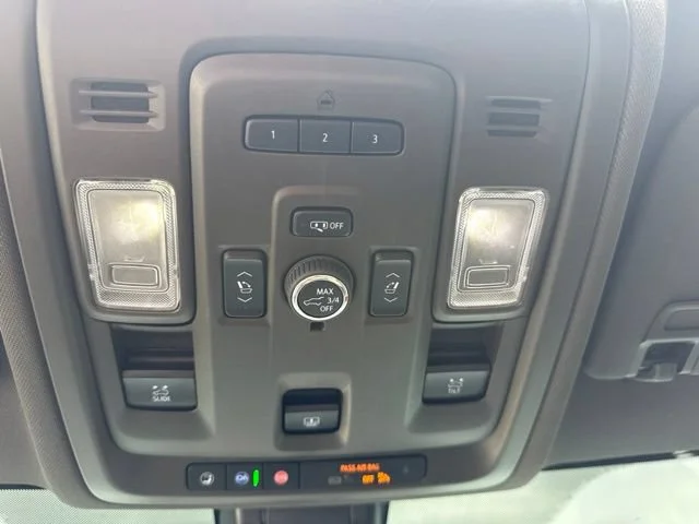 Used 2021 SUMMIT WHITE Chevrolet Z71 image 13