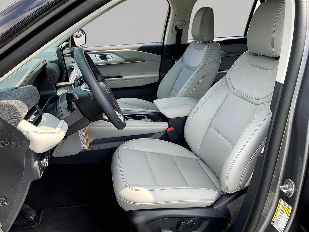 New 2026 Carbonized Gray Metallic Ford Active image 29