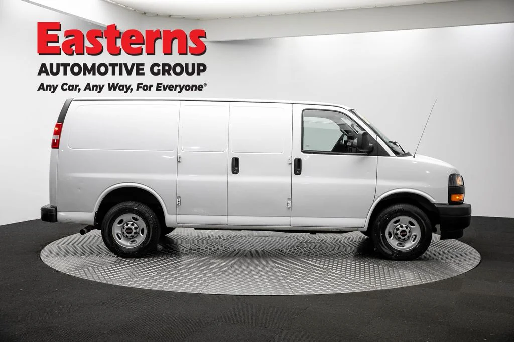 Used 2022 White GMC Work Van image 4