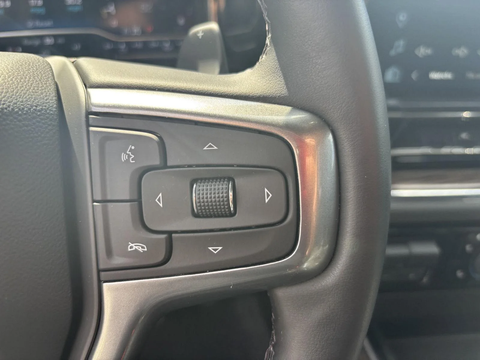 Used 2024 Lakeshore Blue Metallic Chevrolet RST image 21
