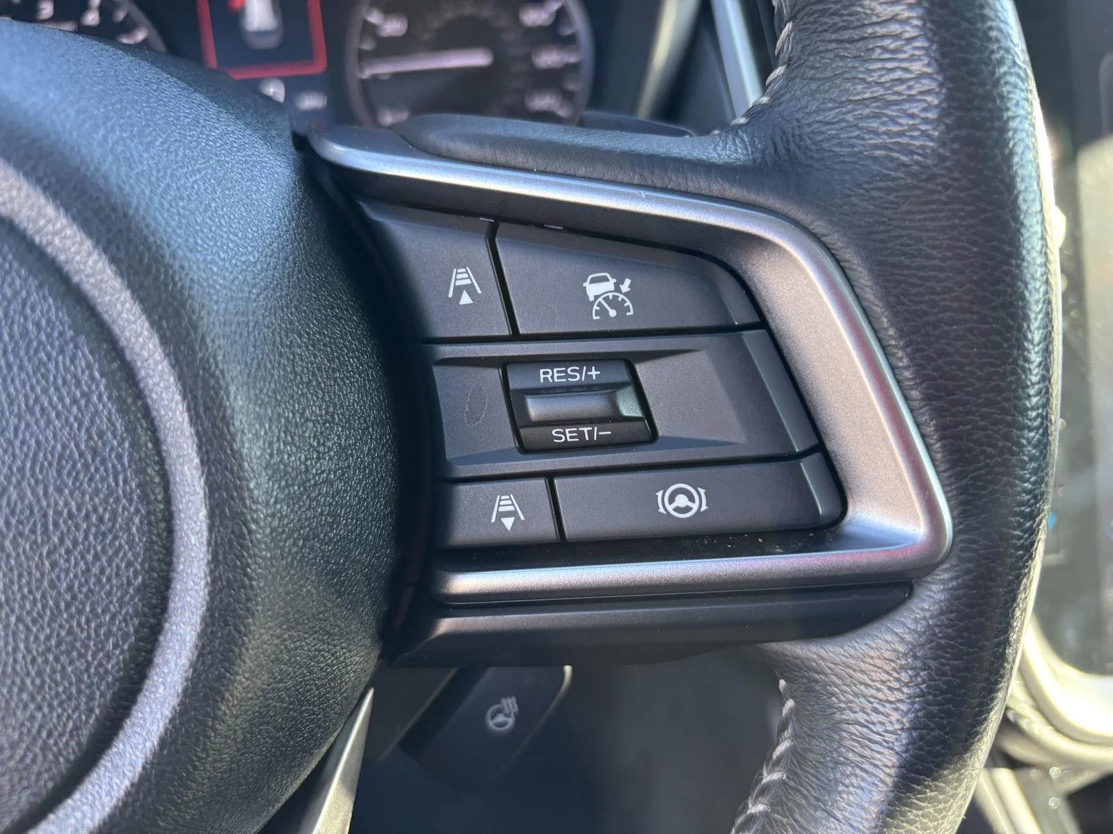Used 2024  Subaru Limited image 22