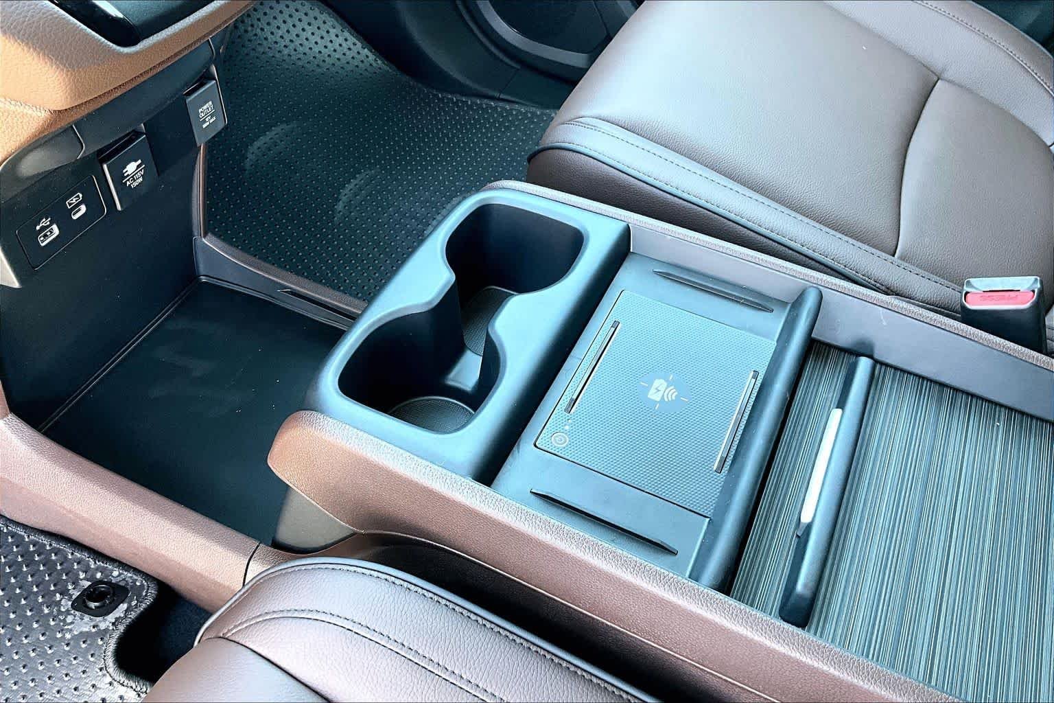 New 2026 Platinum White Pearl Honda Touring image 7