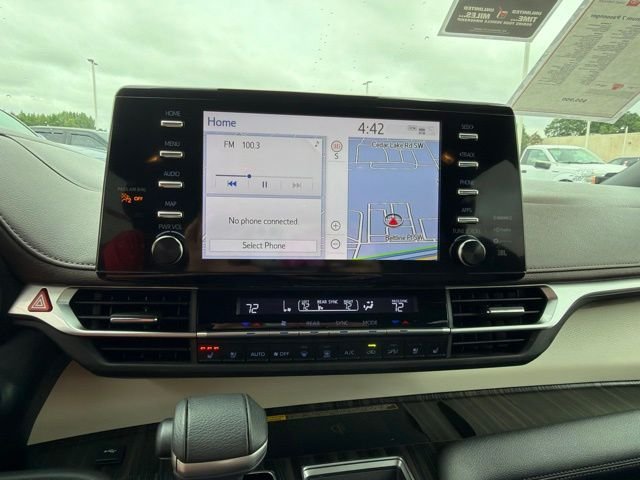 Used 2024 Green Toyota Platinum image 42