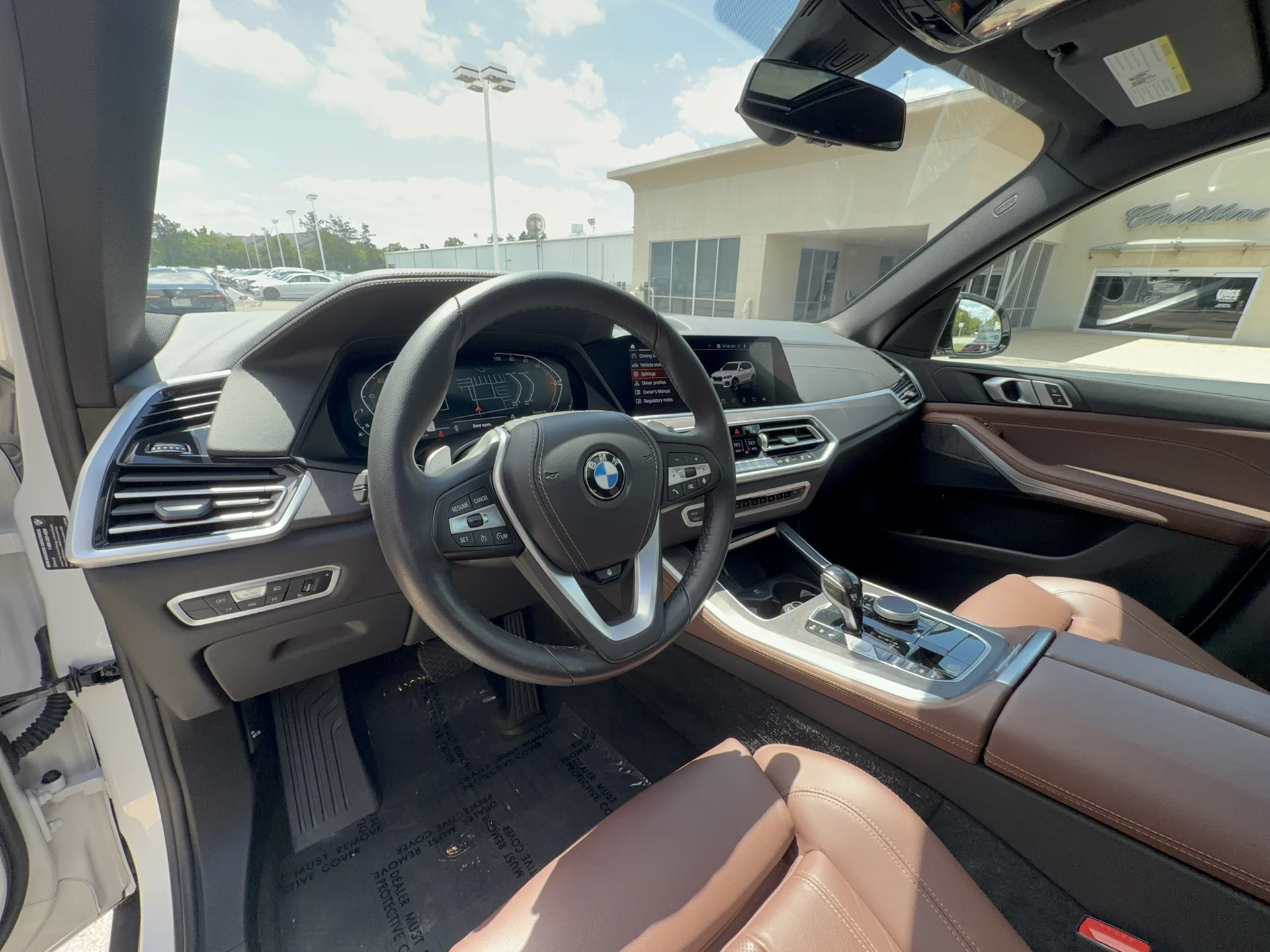 Used 2022 Mineral White Metallic BMW xDrive40i image 11