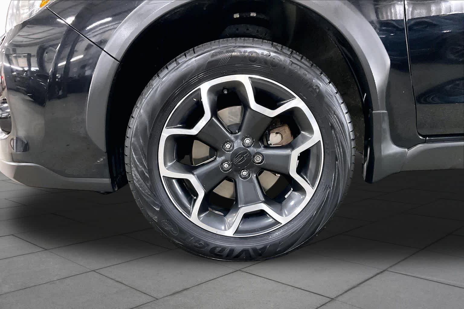 Used 2015 Crystal Black Silica Subaru Limited image 11