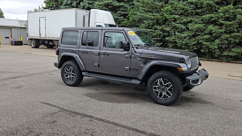 New 2026 Granite Crystal Metallic Clear-Coat Exterior Paint Jeep Sahara image 2
